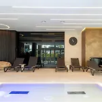 Bukville & Hotel 3*