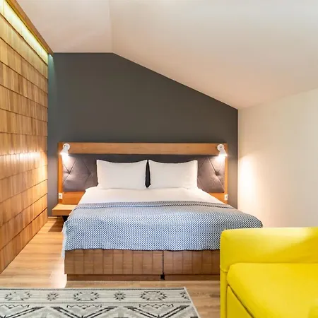 Bukville & Hotel 3*